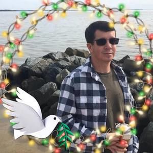 Meet your Posher, Tom